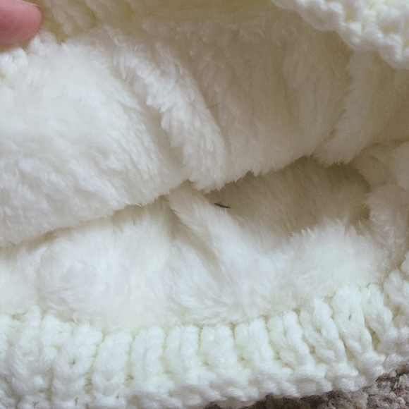 Classic Fashion Pom Pom Beanie - Picture 2 of 2